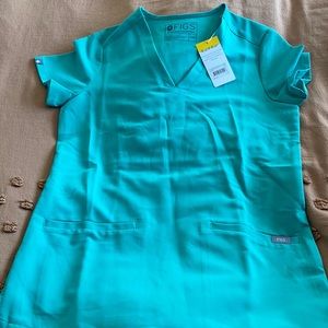 Figs Casma surgical green 3 pocket scrub top in XXS. NWT